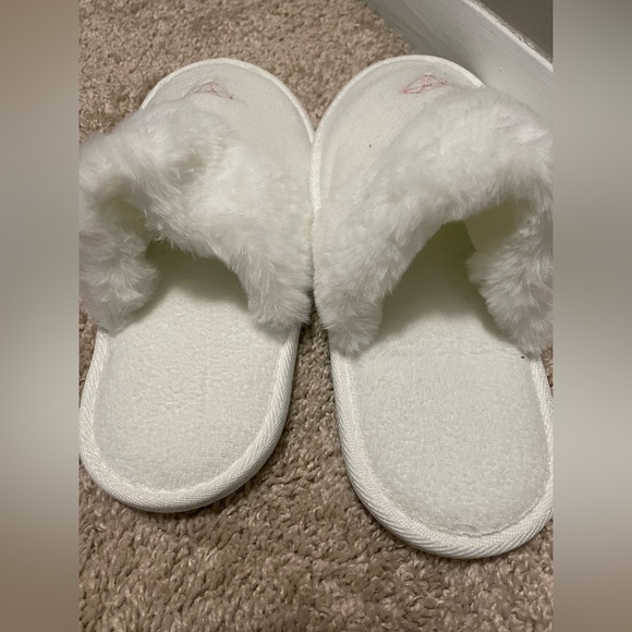Dimond Slippers - Picture 3 of 3